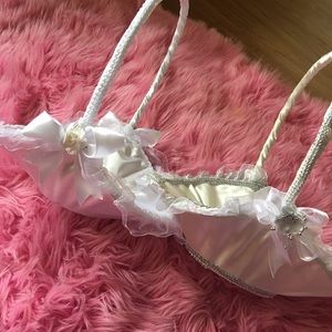 2 flower girl baskets.